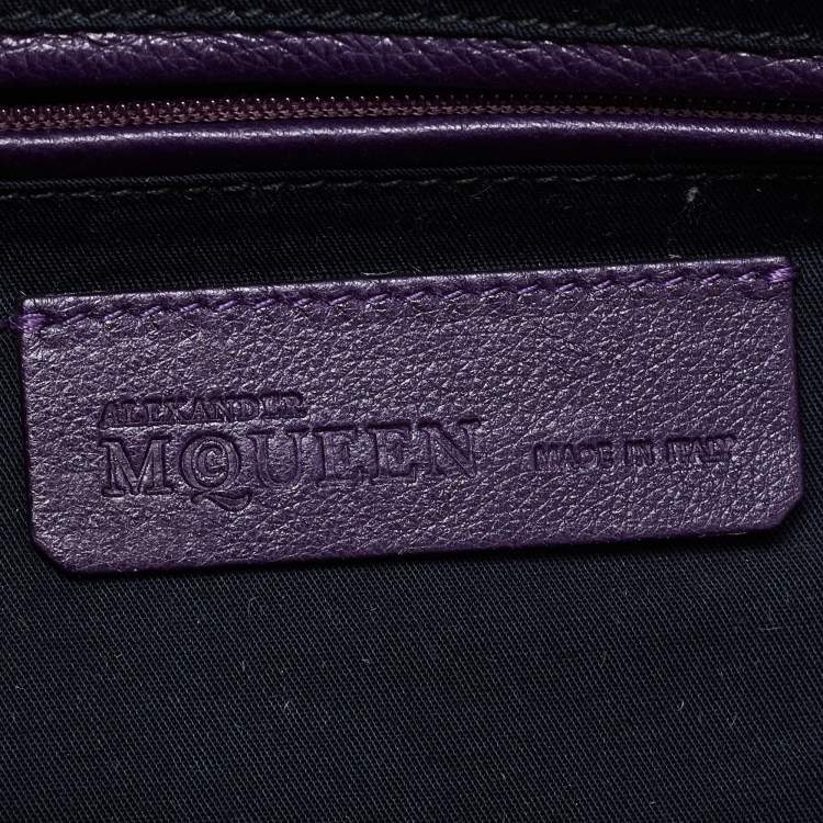 مملوكة مسبقًا Alexander McQueen Purple Leather Skull De Manta Clutch