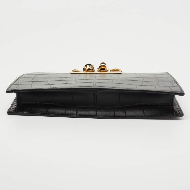 Pre Owned Alexander McQueen Black Embossed Croc Leather Skull Knuckle Duster Clutch