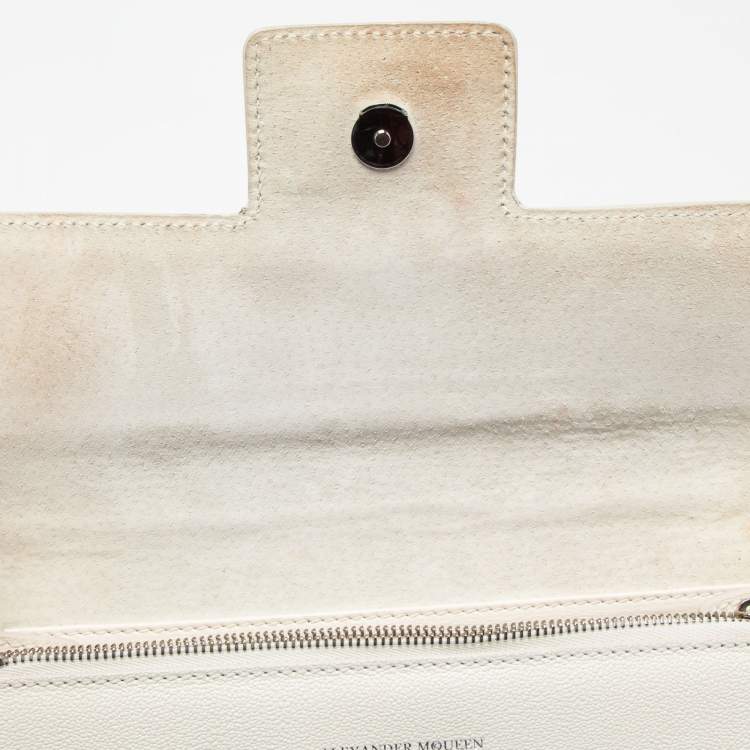 Pre Owned Alexander McQueen White Leather Embellished Insignia Chain Bag
