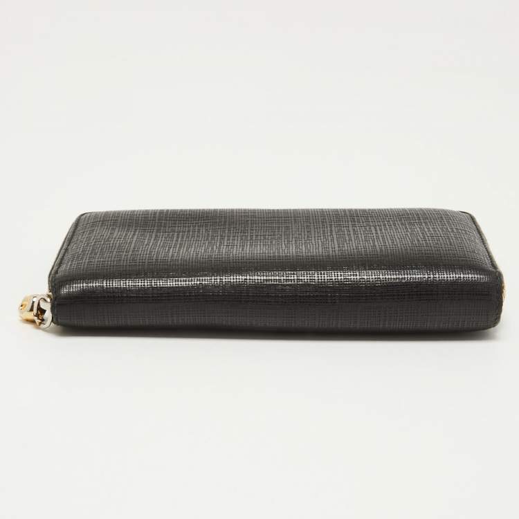 Pre Owned Alexander McQueen Black Leather Zip Around Skull Wallet