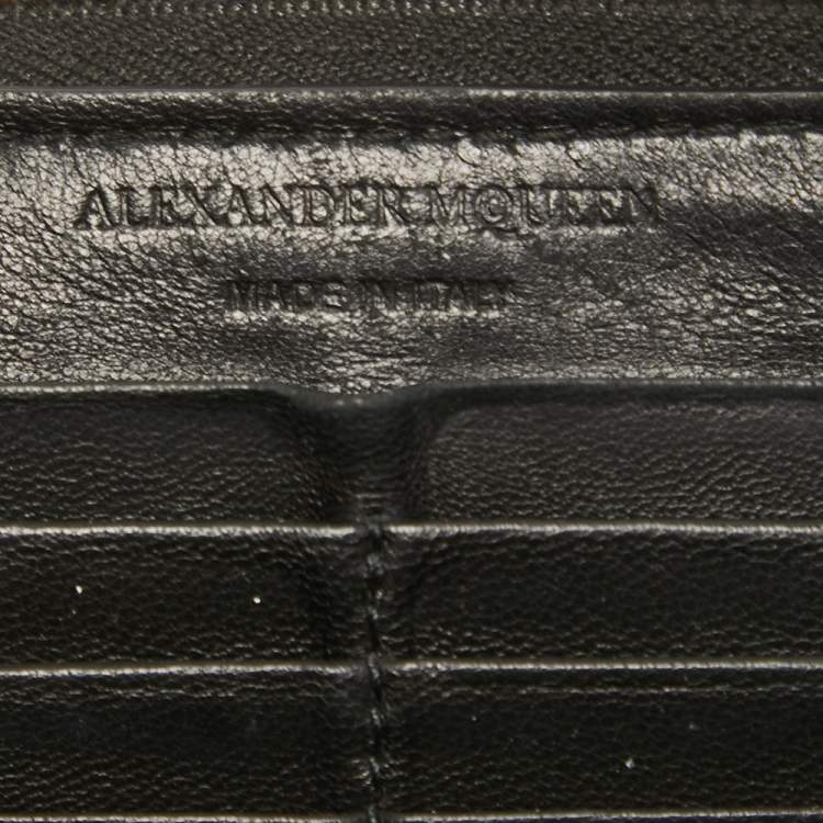 Pre Owned Alexander McQueen Black Leather Zip Around Skull Wallet