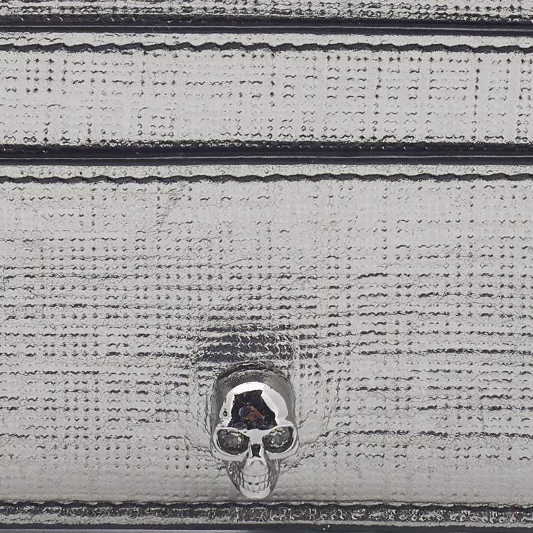 Pre Owned Alexander McQueen Silver Leather Skull Card Holder
