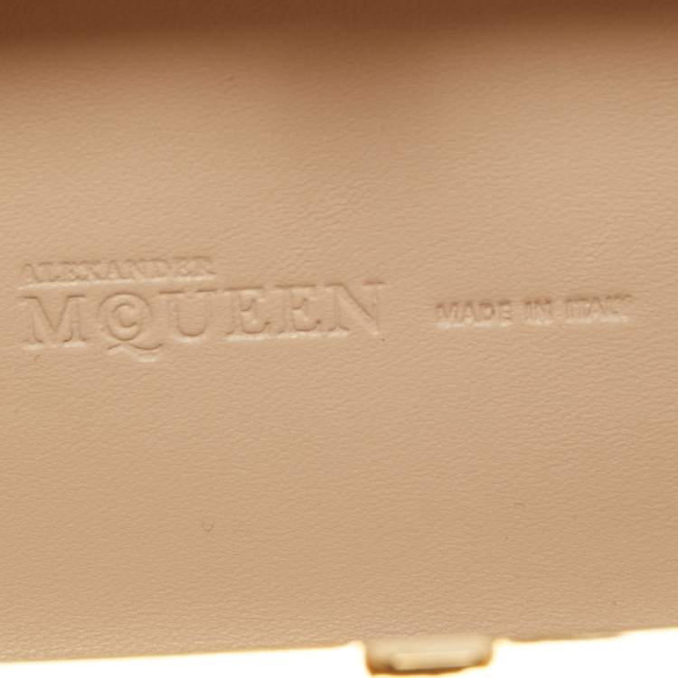 Pre Owned Alexander McQueen Off White Satin Skull Box Clutch