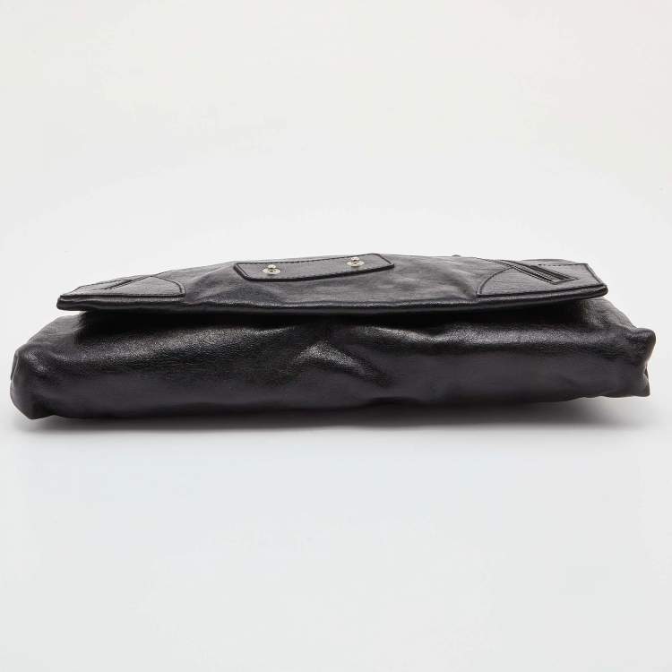 مملوكة مسبقًا Alexander McQueen Black Leather Faithful Glove Clutch