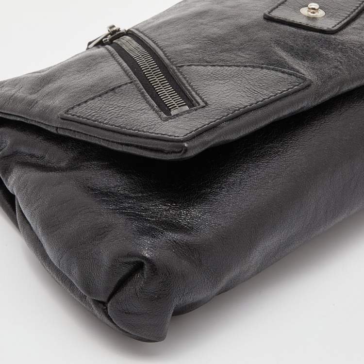 مملوكة مسبقًا Alexander McQueen Black Leather Faithful Glove Clutch