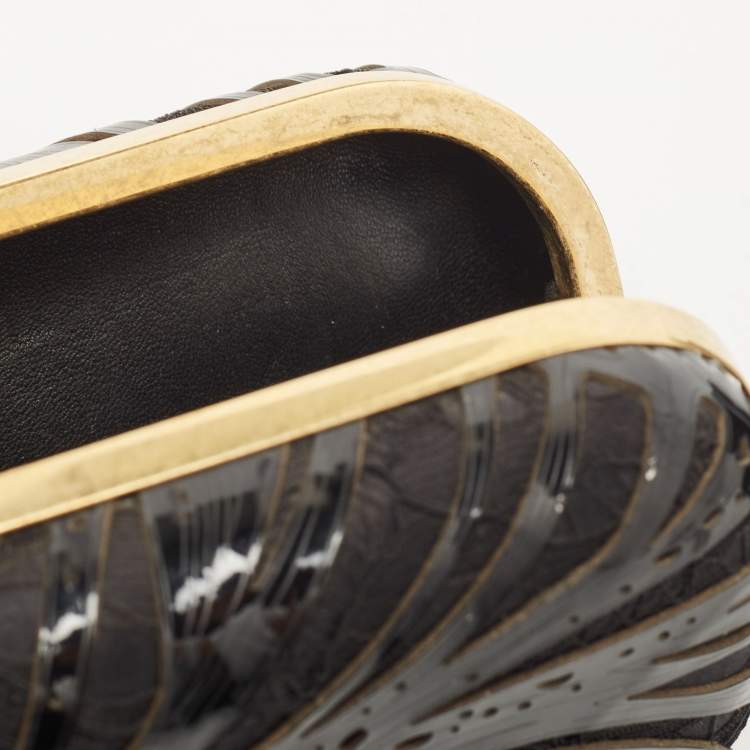 مملوكة مسبقًا Alexander McQueen Black Laser Cut Patent Leather Skull Knuckle Box Clutch