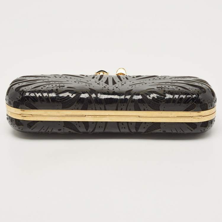 مملوكة مسبقًا Alexander McQueen Black Laser Cut Patent Leather Skull Knuckle Box Clutch