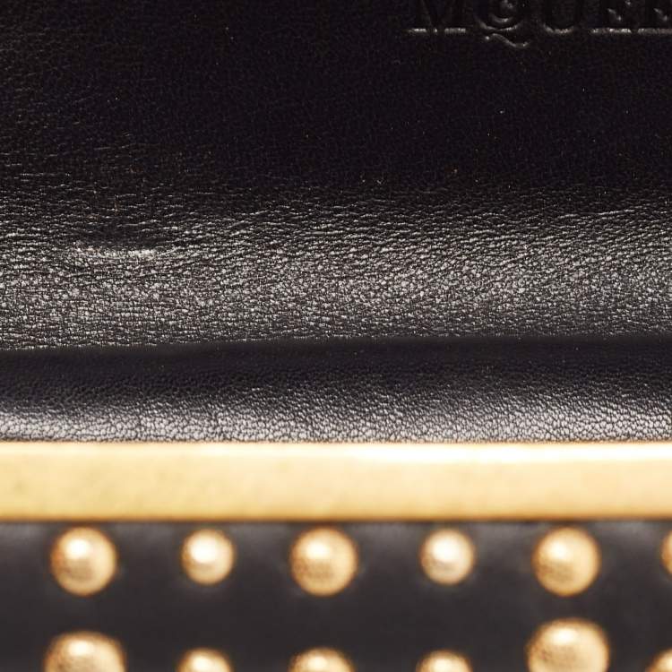 Pre Owned Alexander McQueen Black/Gold Leather Studded Four Ring Knuckle Clutch 