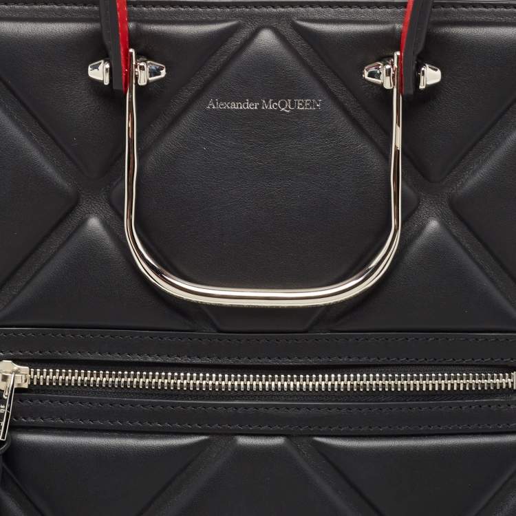 مملوكة مسبقًا Alexander McQueen Black Quilted Leather The Tall Story Tote