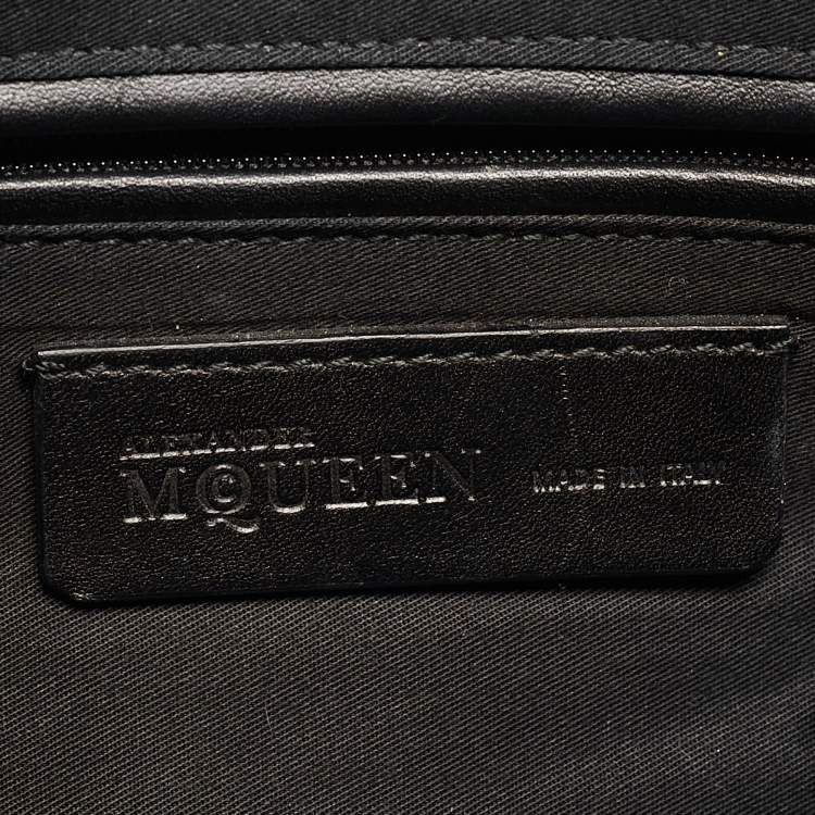Pre Owned Alexander McQueen Black Leather Medium Studded De Manta Clutch