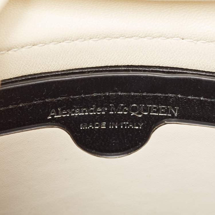 Pre Owned Alexander McQueen Black/White Leather The Soft Curve Bucket Bag