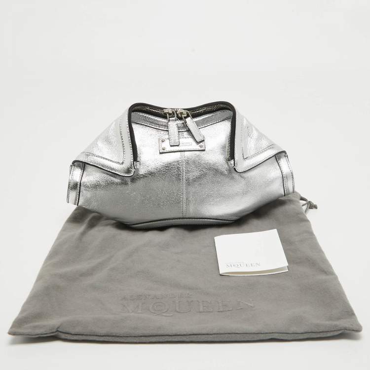 Pre Owned Alexander McQueen Silver Leather De Manta Clutch