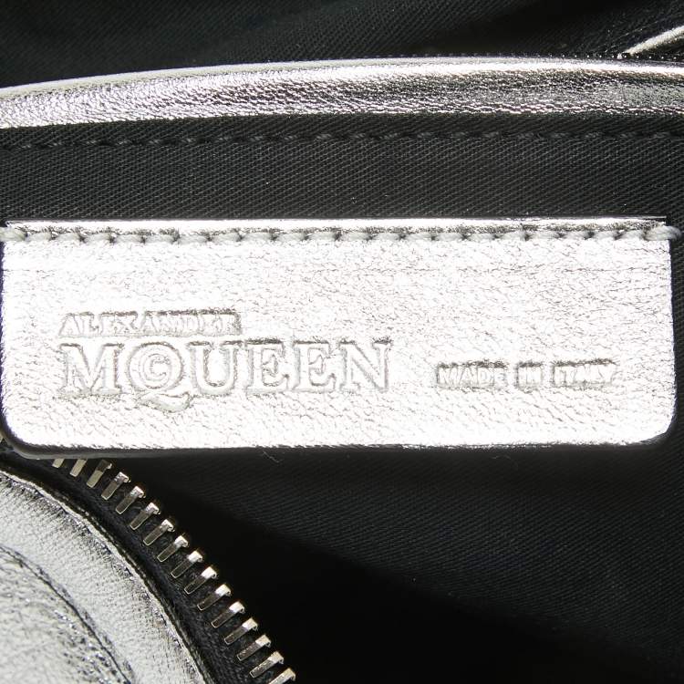 Pre Owned Alexander McQueen Silver Leather De Manta Clutch