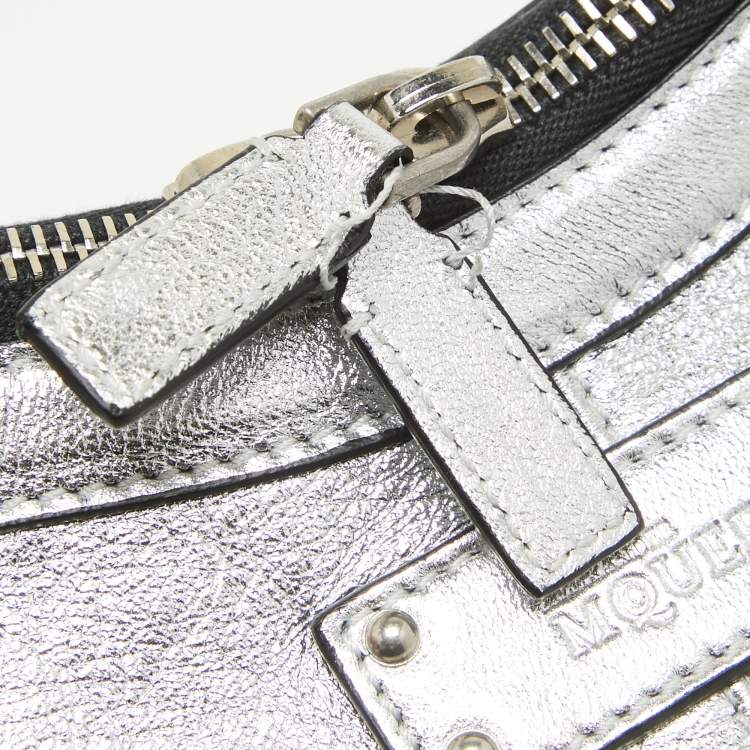 Pre Owned Alexander McQueen Silver Leather De Manta Clutch