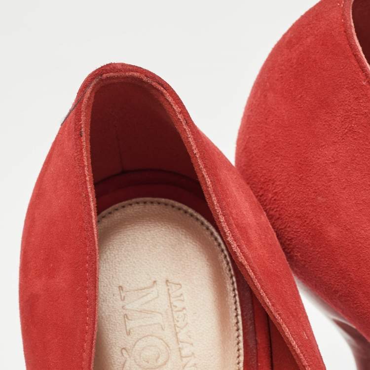 Pre Owned Alexander McQueen Red Suede Peep Toe Platform Pumps Size 38.5