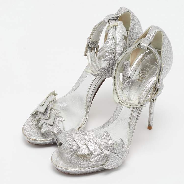 Pre Owned Alexander McQueen Metallic Silver Textured Leather Ivy Leaf Embellished Open Toe Sandals Size 36.5