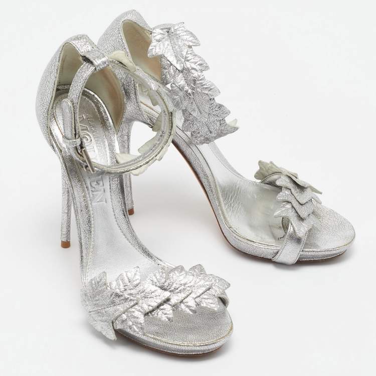 Pre Owned Alexander McQueen Metallic Silver Textured Leather Ivy Leaf Embellished Open Toe Sandals Size 36.5