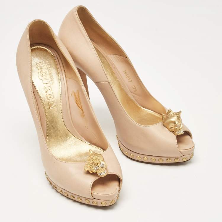 Pre Owned Alexander McQueen Beige Leather Skull Detail Studded Platform Peep Toe Pumps Size 37.5