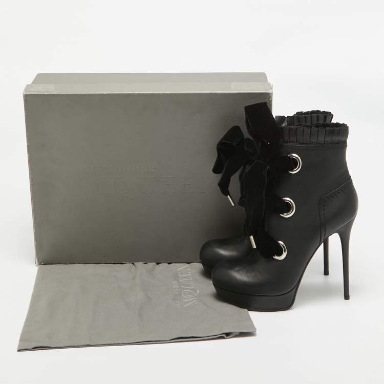 Pre Owned Alexander McQueen Black Leather Ankle Length Boots Size 40