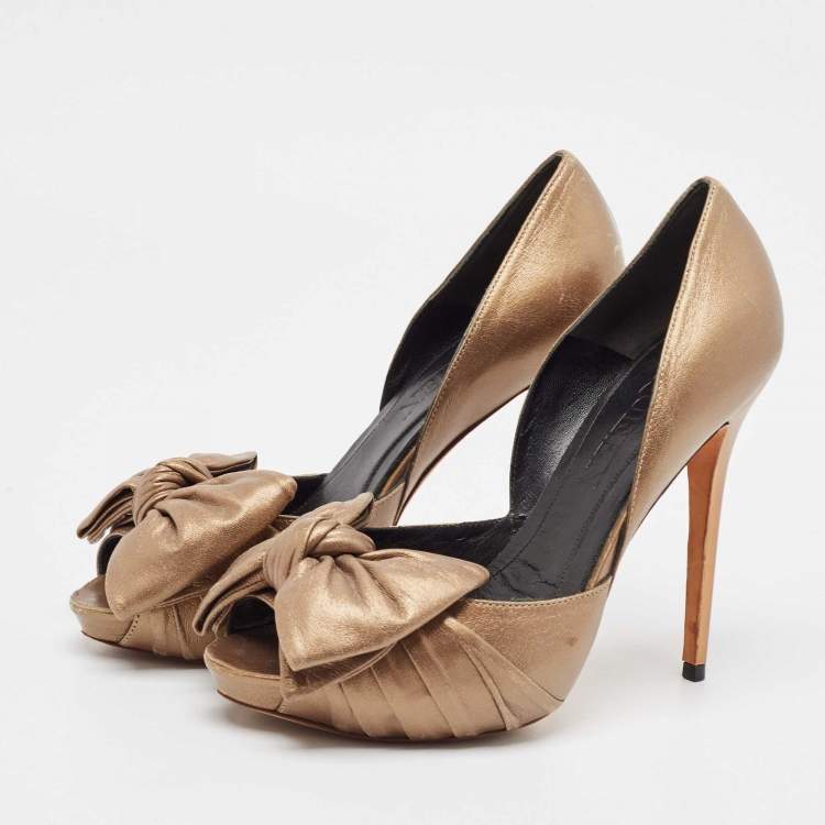 Pre Owned Alexander McQueen Gold Leather Peep Toe Pumps Size 37.5