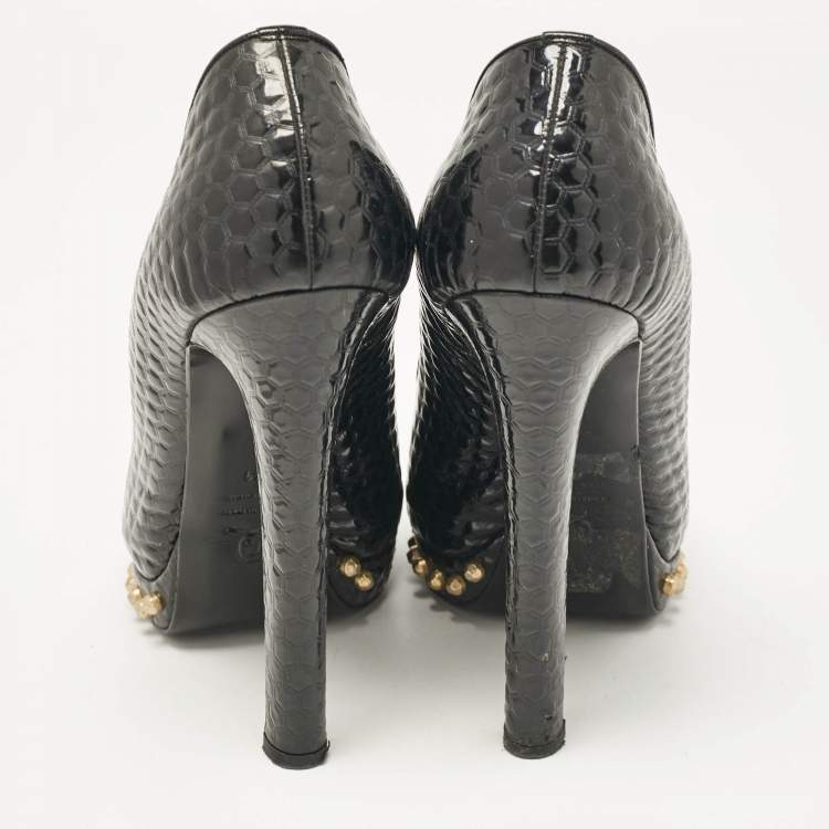 Pre Owned Alexander McQueen Black Patent Leather Skull Embellished Platform Pumps Size 41