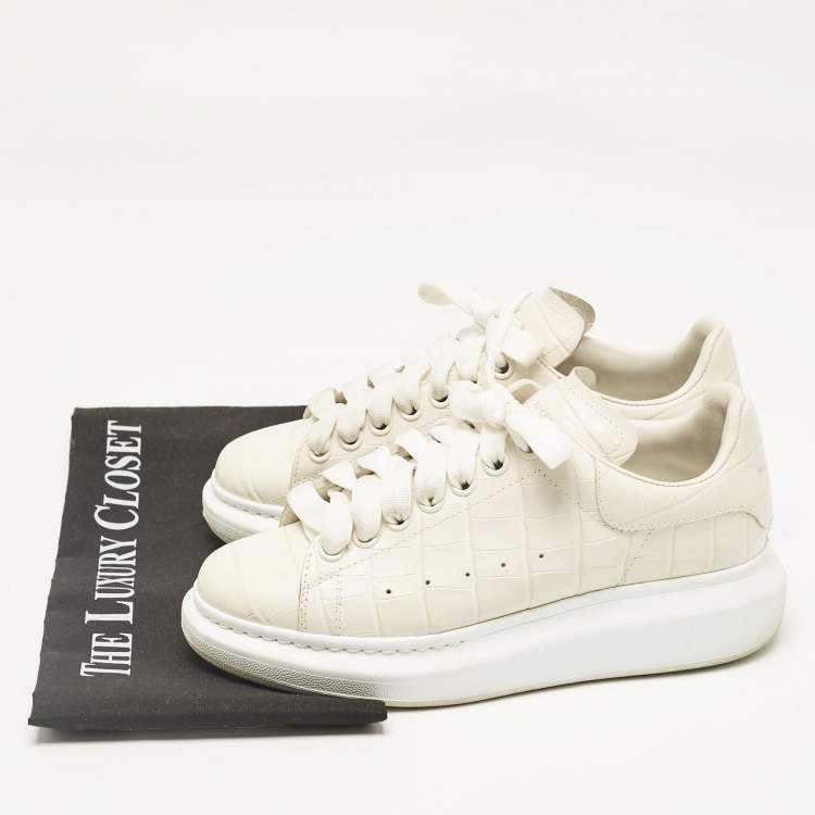 مملوكة مسبقًا Alexander McQueen Cream Croc Embossed Leather Oversized Low Top Sneakers Size 37.5