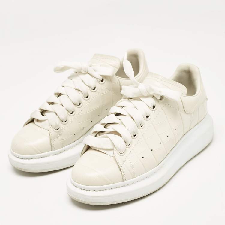 مملوكة مسبقًا Alexander McQueen Cream Croc Embossed Leather Oversized Low Top Sneakers Size 37.5