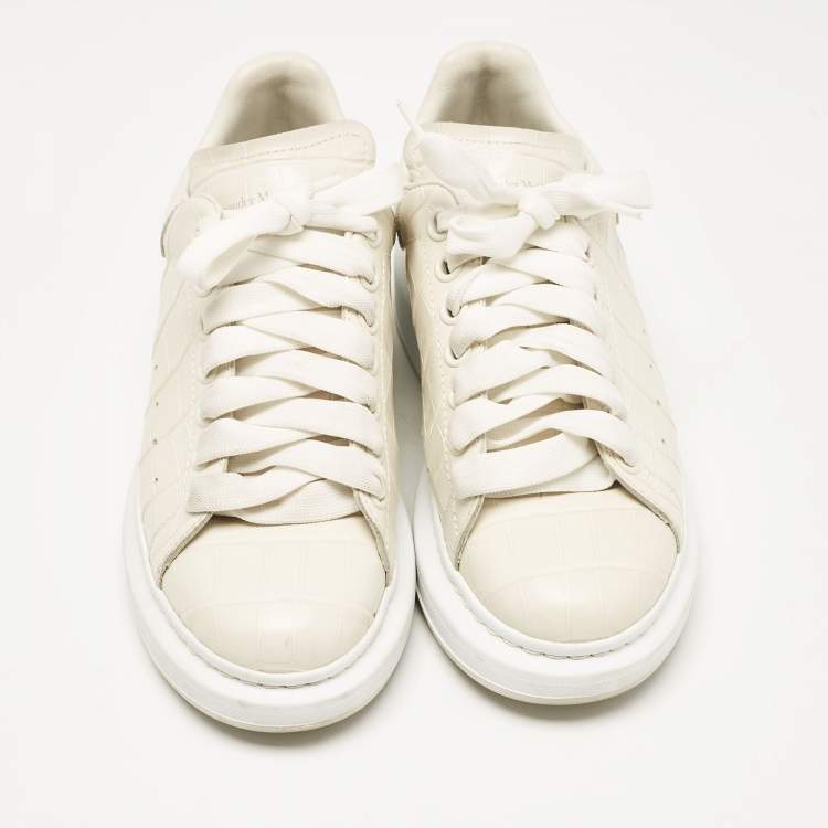 مملوكة مسبقًا Alexander McQueen Cream Croc Embossed Leather Oversized Low Top Sneakers Size 37.5