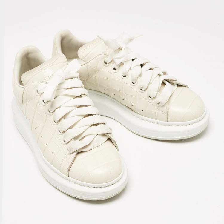 مملوكة مسبقًا Alexander McQueen Cream Croc Embossed Leather Oversized Low Top Sneakers Size 37.5
