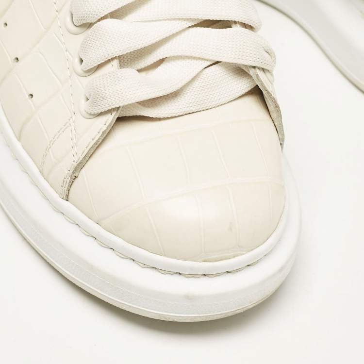 مملوكة مسبقًا Alexander McQueen Cream Croc Embossed Leather Oversized Low Top Sneakers Size 37.5