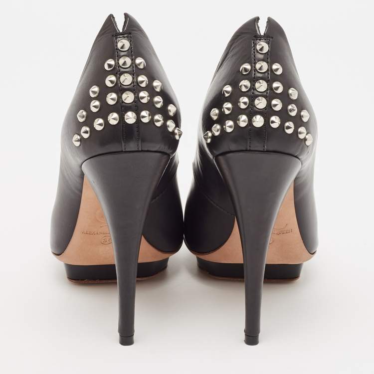 Pre Owned Alexander McQueen Black Leather Studded Platform Pumps Size 37