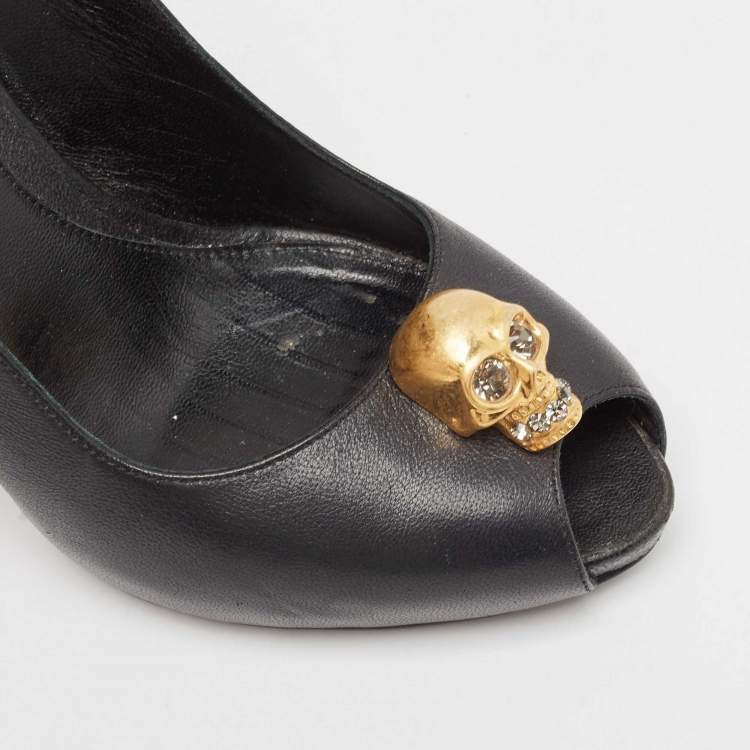 Pre Owned Alexander McQueen Black Leather Crystal Embellished Skull Peep-Toe Pumps Size 38.5