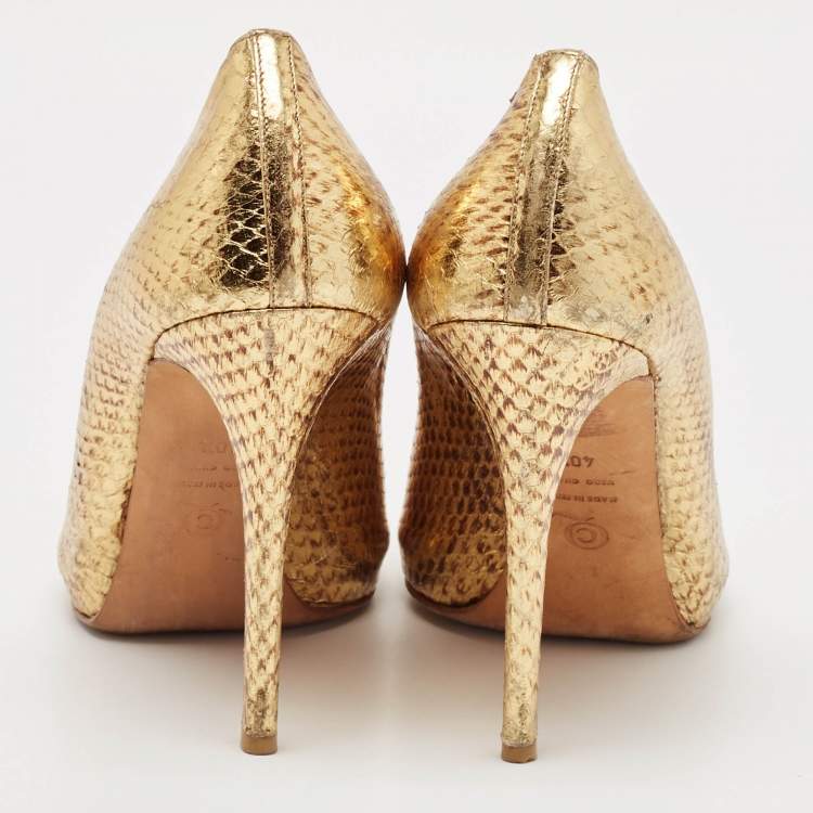 Pre Owned Alexander McQueen Gold Python Embossed Leather Heart Peep Toe Pumps Size 40.5