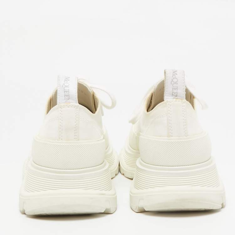 Pre Owned Alexander McQueen White Canvas and Rubber Tread Slick Lace Up Sneakers 39