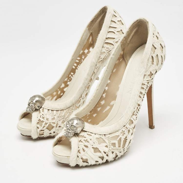 Pre Owned Alexander McQueen White Leather and Calf Hair Skull Embellished Peep Toe Pumps Size 40