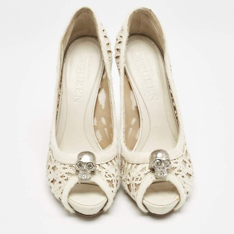 Pre Owned Alexander McQueen White Leather and Calf Hair Skull Embellished Peep Toe Pumps Size 40