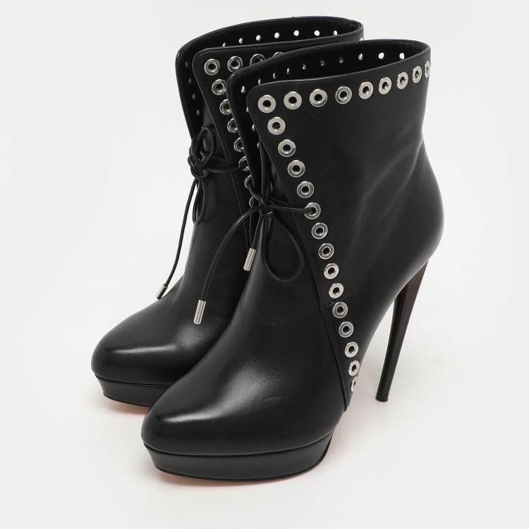 Pre Owned Alexander McQueen Black Leather Eyelet Trim Curve Heel Ankle Boots Size 37