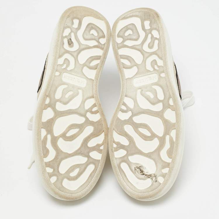 مملوكة مسبقًا Alexander McQueen Gold Foil Leather Oversized Low Top Sneakers Size 39..5