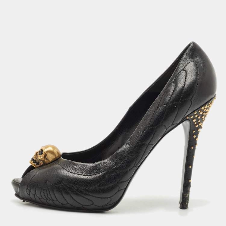 Pre Owned Alexander McQueen Black Leather Crystal Embellished Skull Detail Peep Toe Platform Pumps Size 41