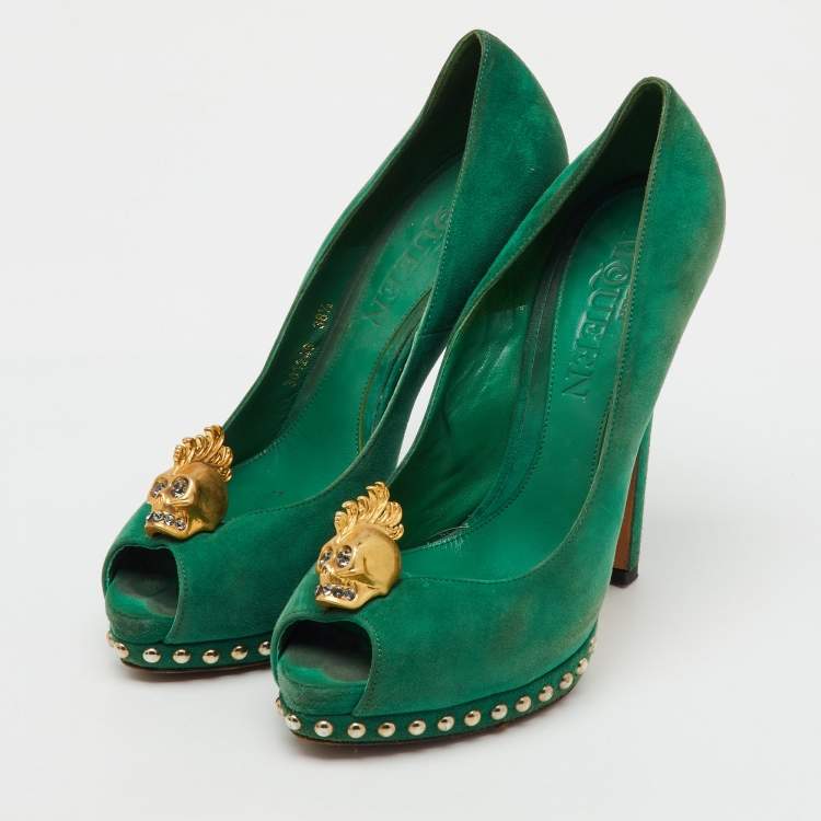 Pre Owned Alexander McQueen Green Suede Skull Platform Peep Toe Pumps Size 38.5