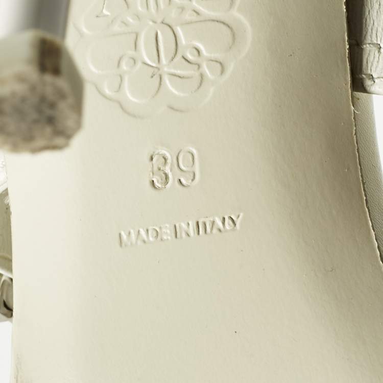 Pre Owned Alexander McQueen White  Leather Buckle Detail Slide Sandals Size 39