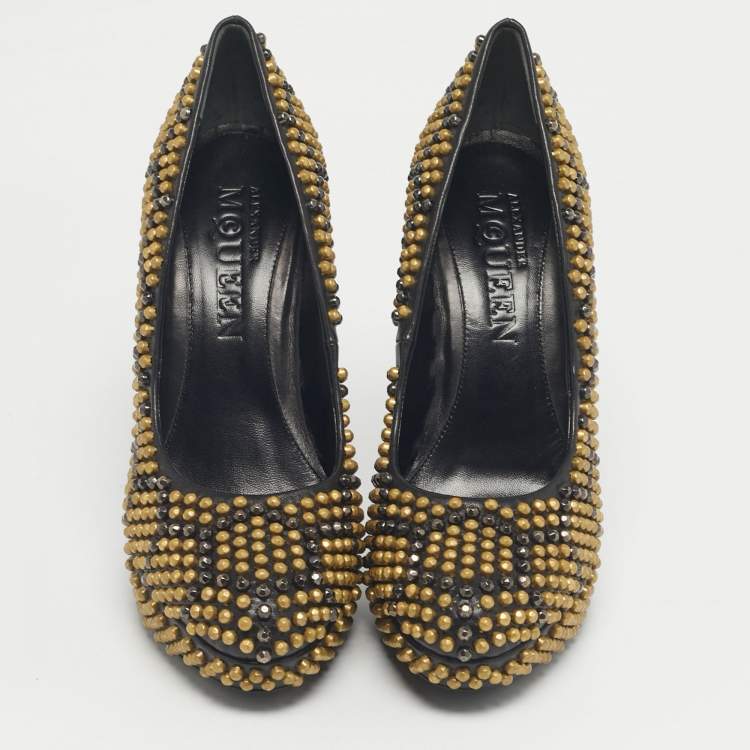 Pre Owned Alexander McQueen Black Studded Leather Platform Pumps Size 40
