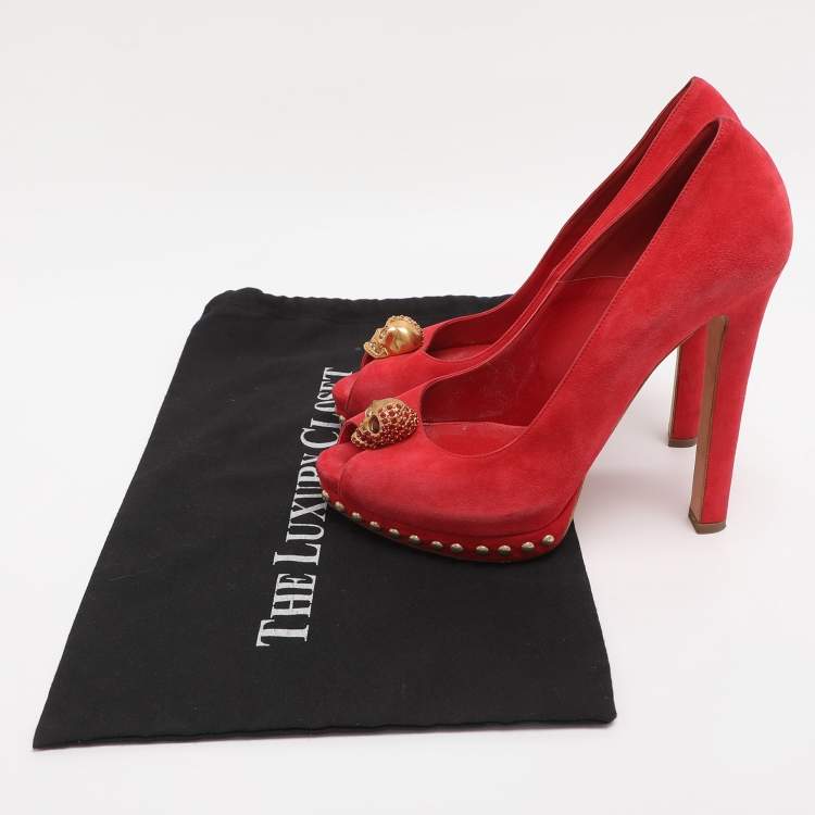 Pre Owned Alexander McQueen Red Suede Skull Peep Toe Pumps Size 39