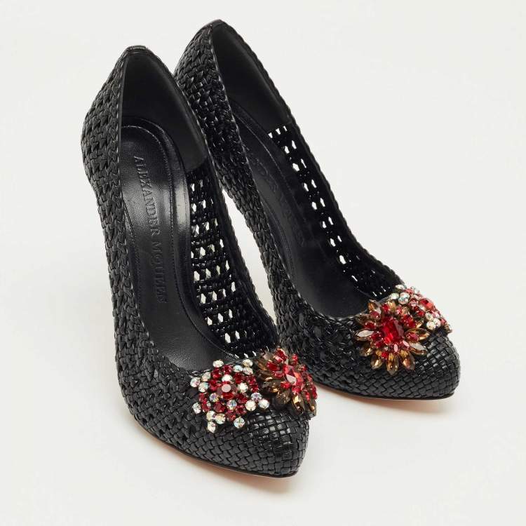 Pre Owned Alexander McQueen Black Woven Leather Crystal Embellish Pumps Size 38.5