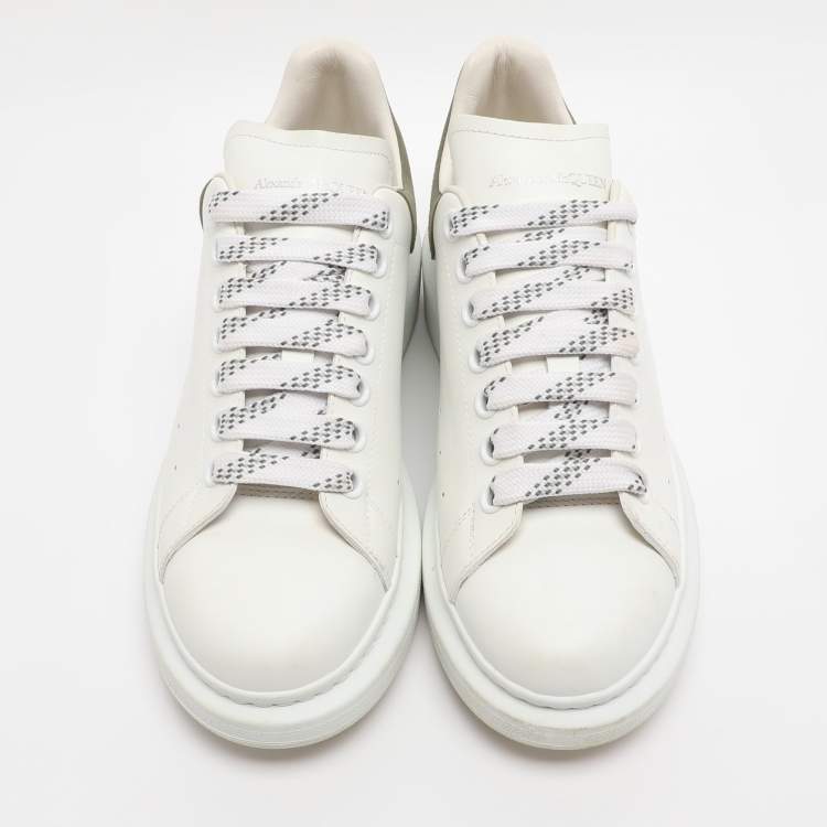 مملوكة مسبقًا Alexander McQueen White Leather and Suede Oversized Low Top Sneakers Size 39