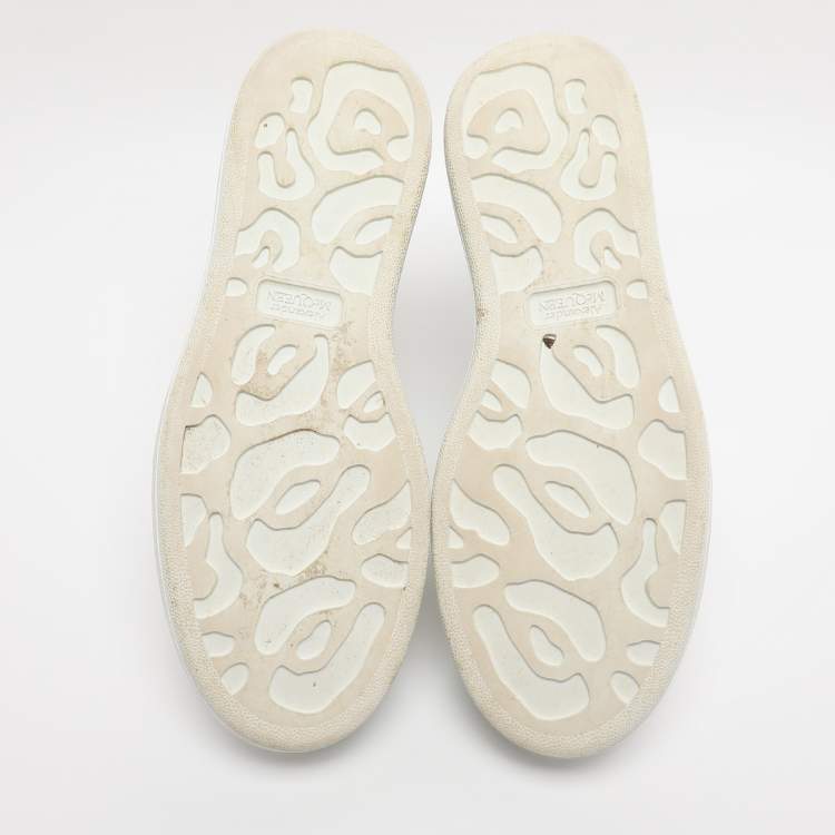 مملوكة مسبقًا Alexander McQueen White Leather and Suede Oversized Low Top Sneakers Size 39