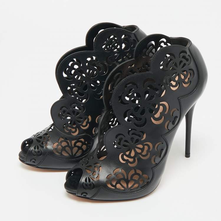 Pre Owned Alexander McQueen Black Floral Laser Cut Leather Peep Toe Booties Size 35