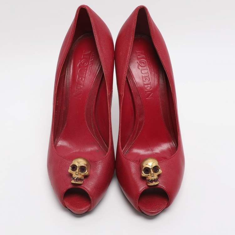 Pre Owned Alexander McQueen Red Leather Crystal Embellished Skull Detail Peep Toe Platform Pumps Size 38.5