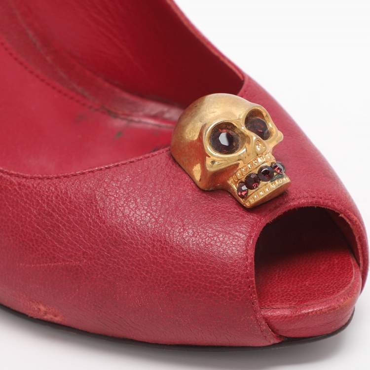 Pre Owned Alexander McQueen Red Leather Crystal Embellished Skull Detail Peep Toe Platform Pumps Size 38.5