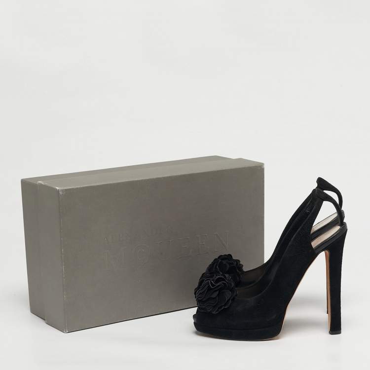 Pre Owned Alexander McQueen Size 40 Black Suede Flower Detail Peep Toe Platform Pumps